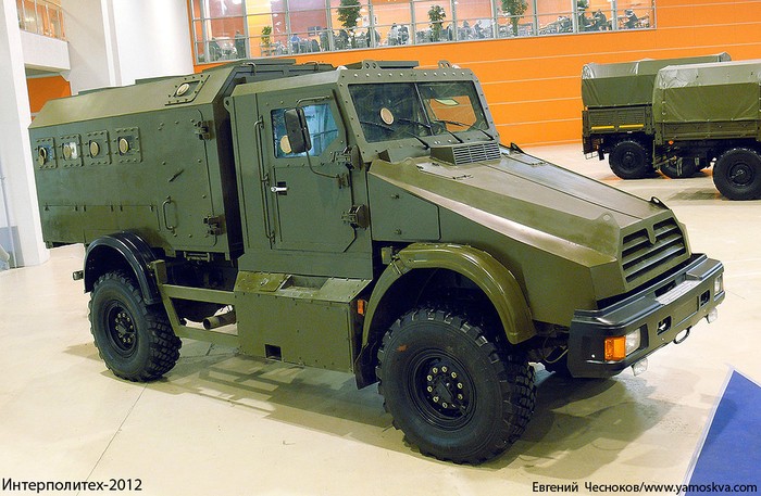 Các sản phẩm phục vụ lực lượng an ninh - quốc phòng được trưng bày tại Triển lãm an ninh Interpolitex 2012.